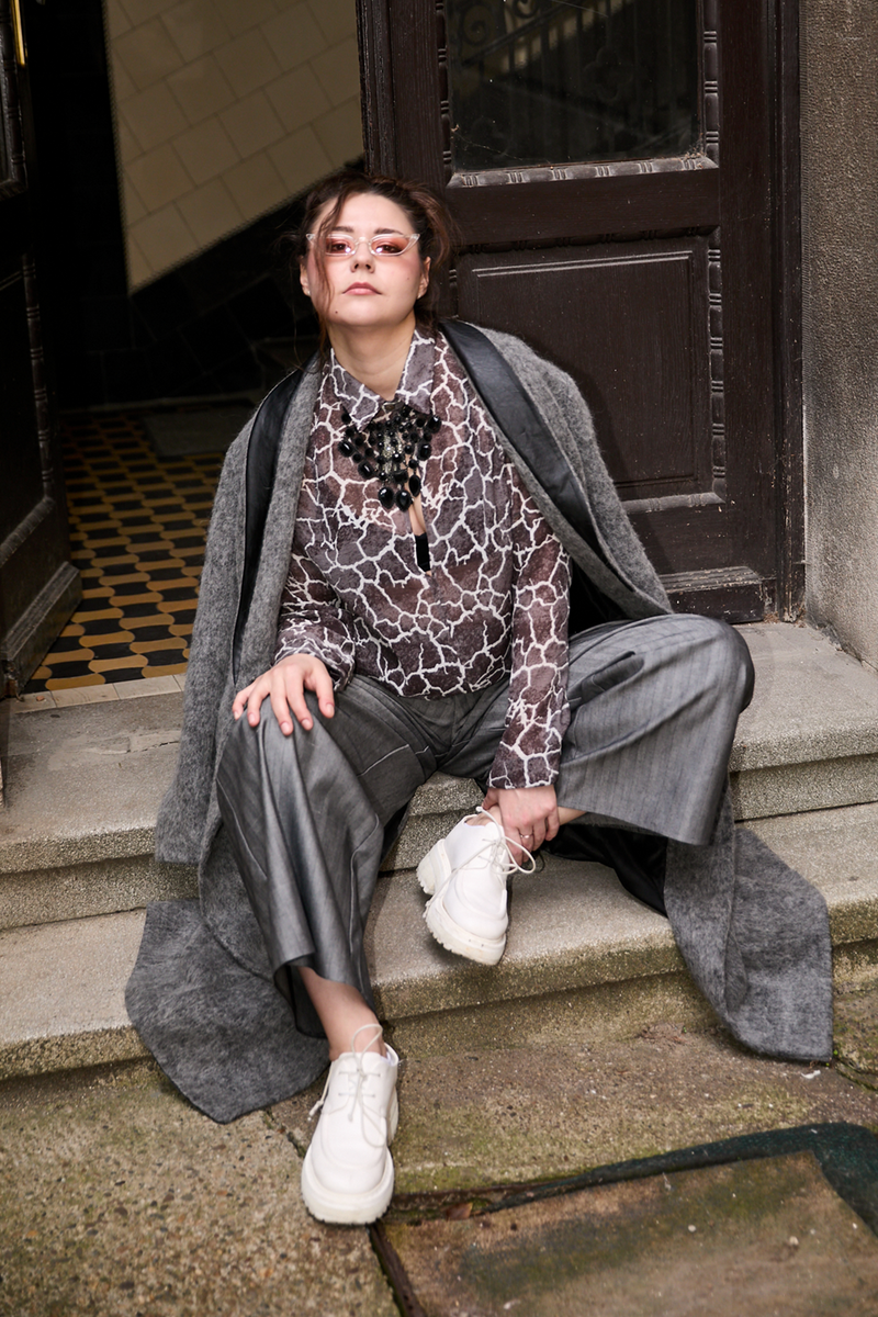 LOOK 0102